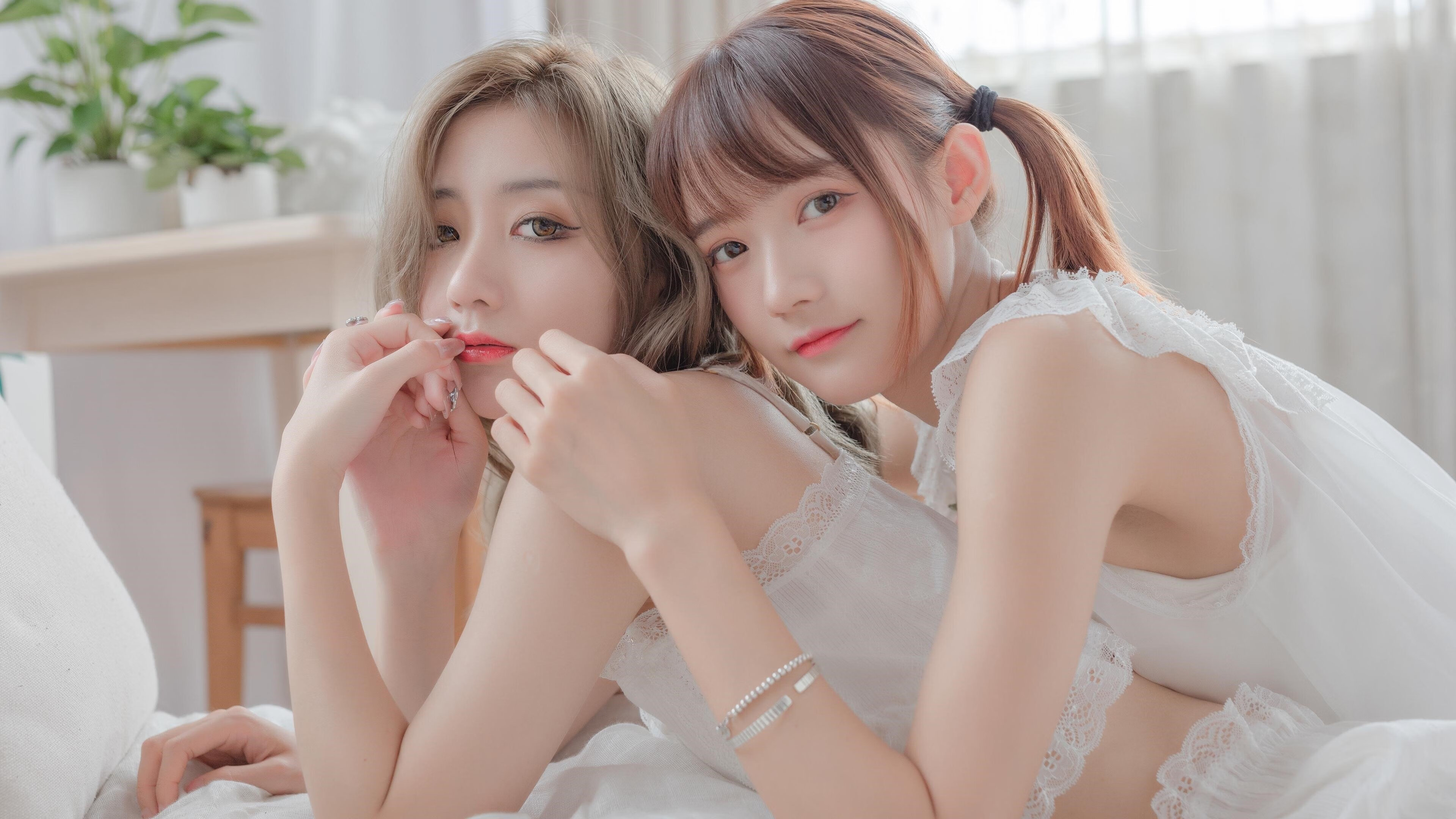 国际铁人三项激烈对决,极限挑战创业巅峰,国际铁人三项logo